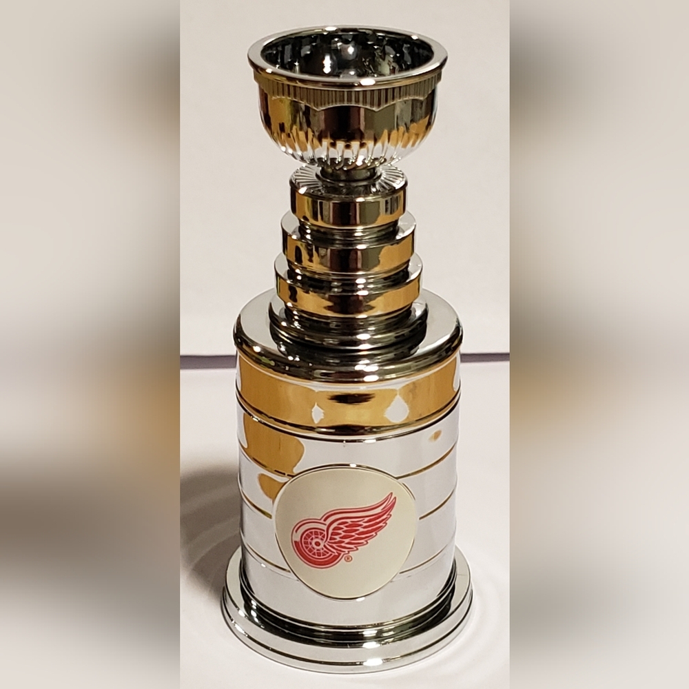 NHL Stanley Cup Mini Detroit Red Wings 2011 With USB Stick 3.5" (9cm) tall